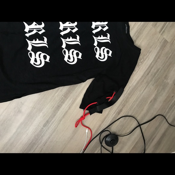 Top - Picture 2 of 3